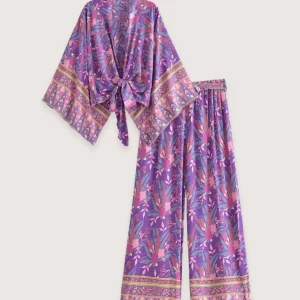 Ensemble kimono court et pantalon violet fleuri